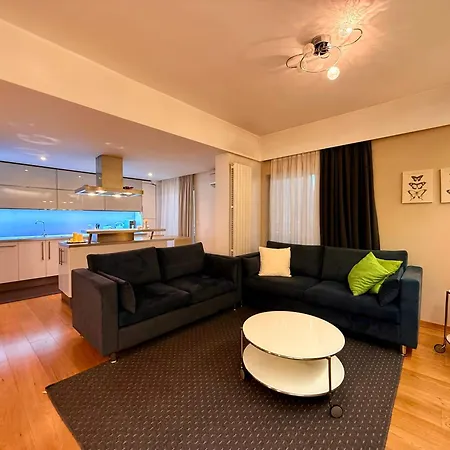 στην καρδια τησ πολησ - In The Hurt Of The Town *