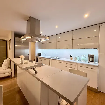 아파트 Στην ΚΑΡΔΙΑ ΤΗΣ ΠΟΛΗΣ - in the HURT OF THE TOWN 트리칼라