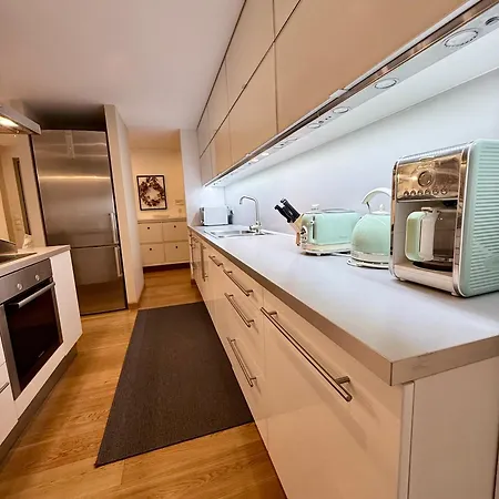 Στην ΚΑΡΔΙΑ ΤΗΣ ΠΟΛΗΣ - in the HURT OF THE TOWN 아파트 *