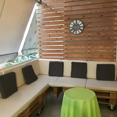 Στην ΚΑΡΔΙΑ ΤΗΣ ΠΟΛΗΣ - in the HURT OF THE TOWN