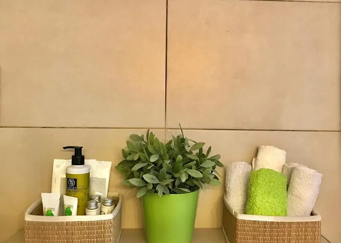 στην καρδια τησ πολησ - In The Hurt Of The Town